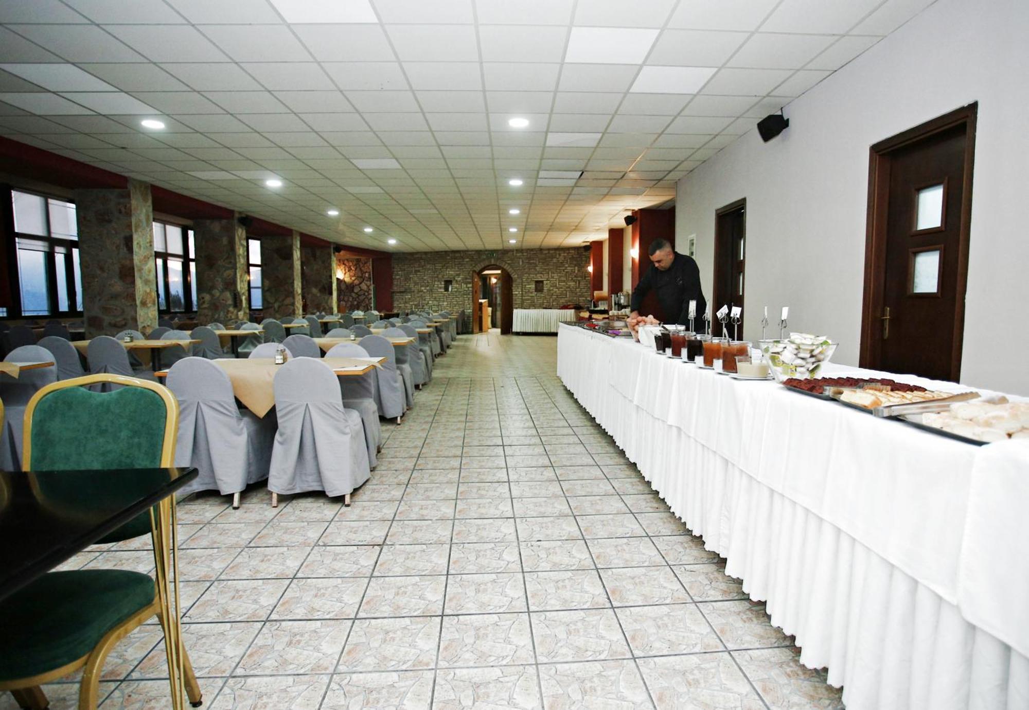 Hotel Lecadin Karpenisi Ngoại thất bức ảnh