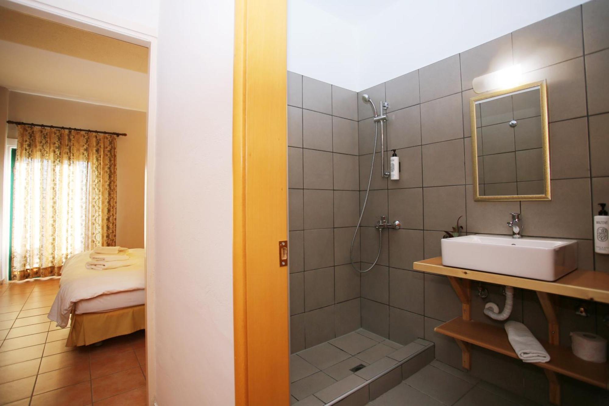 Hotel Lecadin Karpenisi Ngoại thất bức ảnh