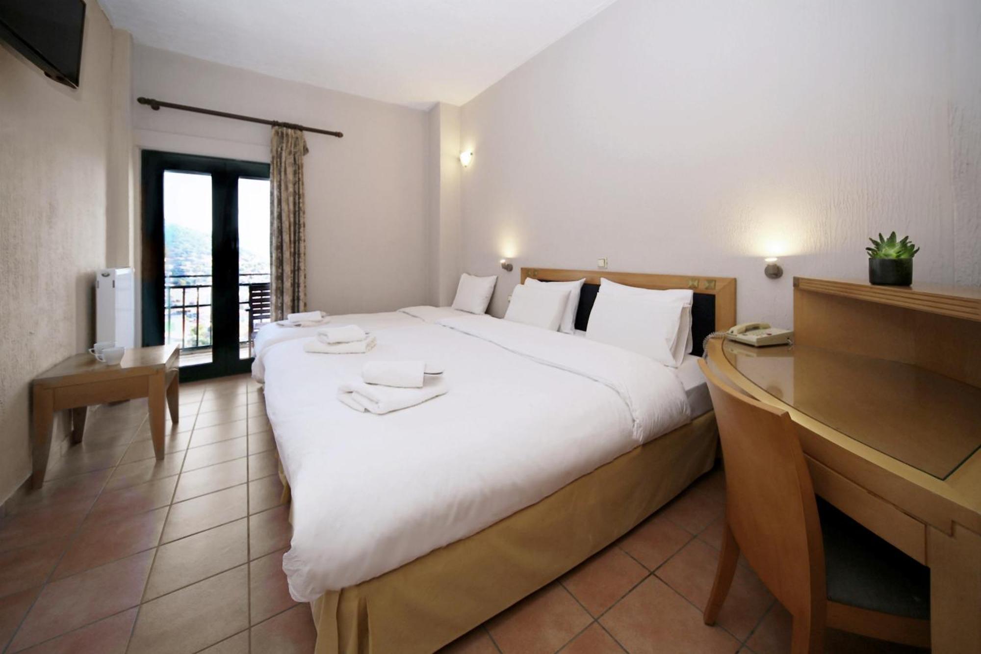 Hotel Lecadin Karpenisi Ngoại thất bức ảnh