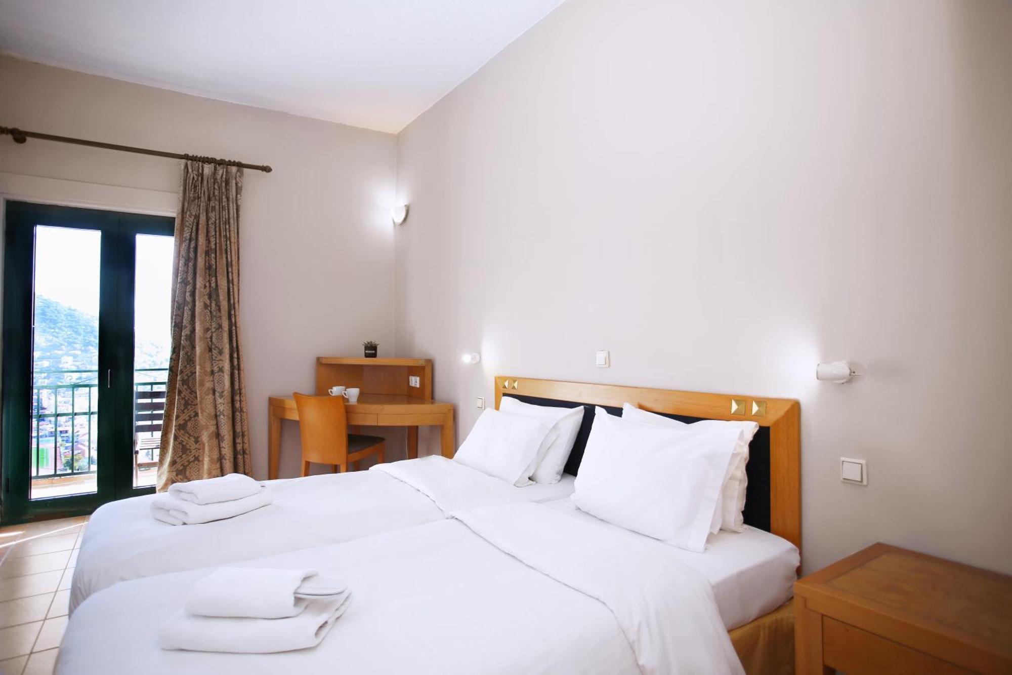 Hotel Lecadin Karpenisi Ngoại thất bức ảnh